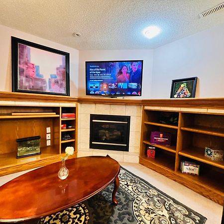 A Classic Homely Basement Suite! Chestermere ภายนอก รูปภาพ